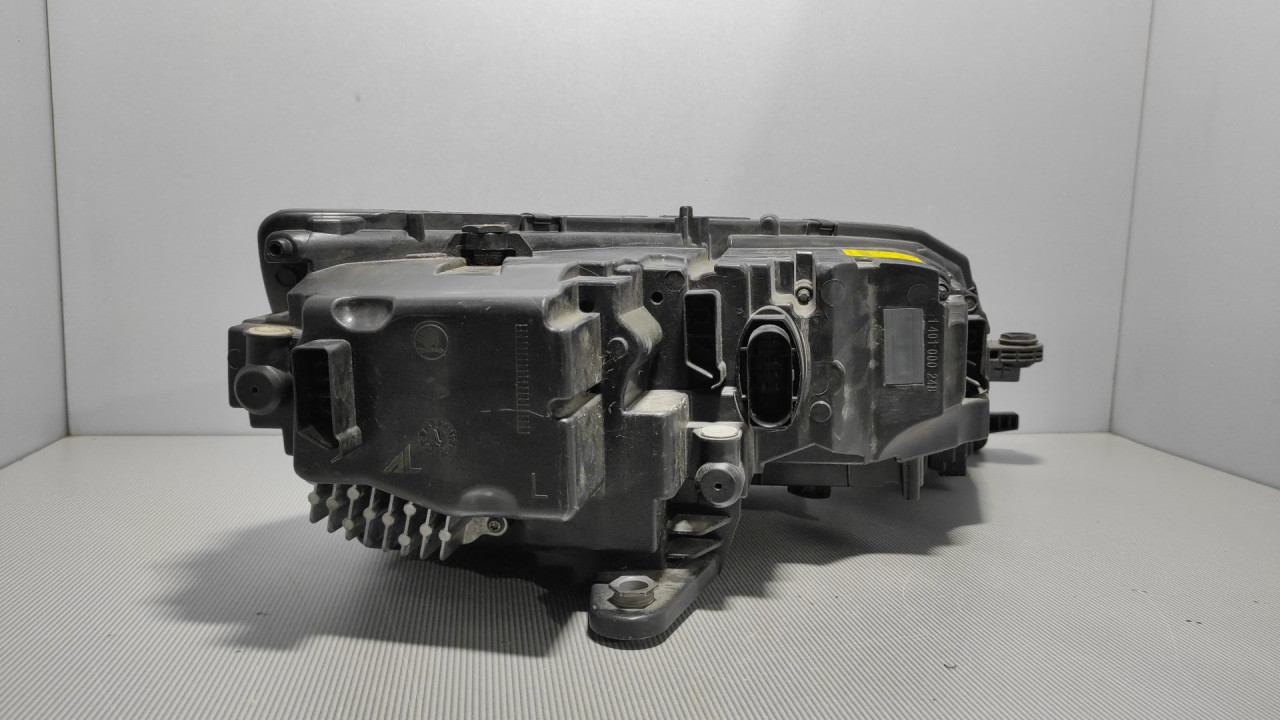 DIJELOVI FAR SKODA OCTAVIA > 17-19 5E1941015D
