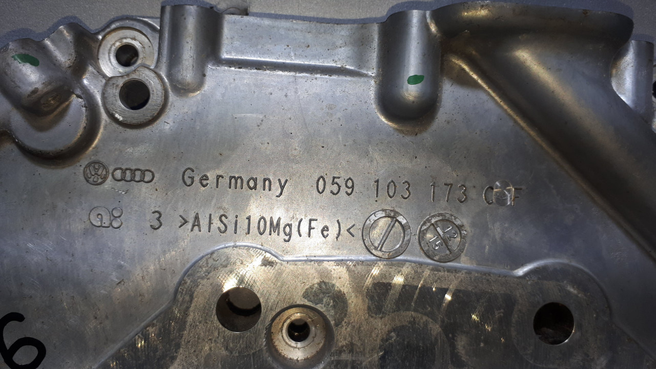 DIJELOVI DEKLO AUDI A6 4G > 11-14 059103173C
