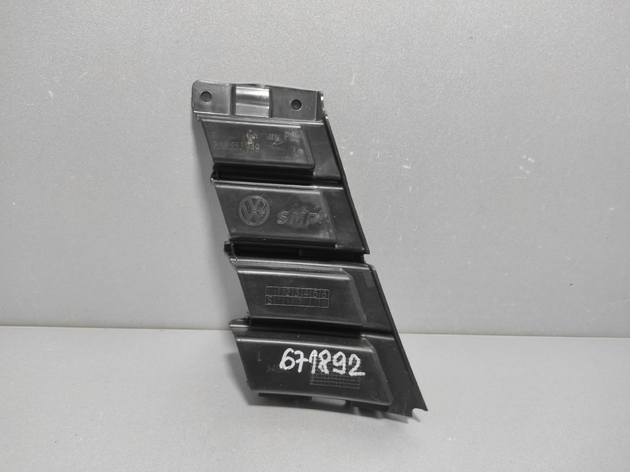 PLASTIKA BRANIKA VW PASSAT B8 > 14- 3G0853949