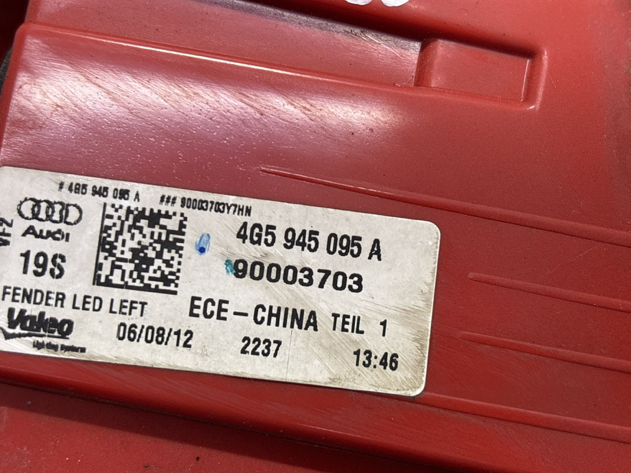 STOP SVJETLO AUDI A6 4G > 11-14 4G5945095A