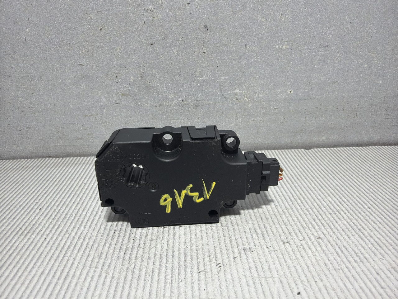DIJELOVI MOTORIC KLAPNE AUDI A4 (B9) > 15-18 2.0 ET416003