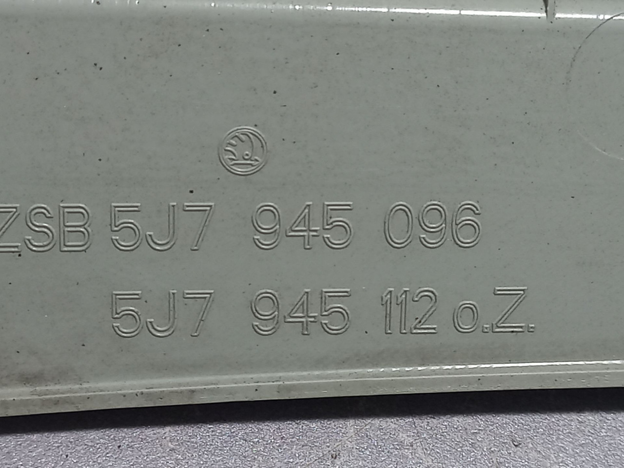 STOP SVJETLO SKODA PRAKTIK > 07-15 5J7945096