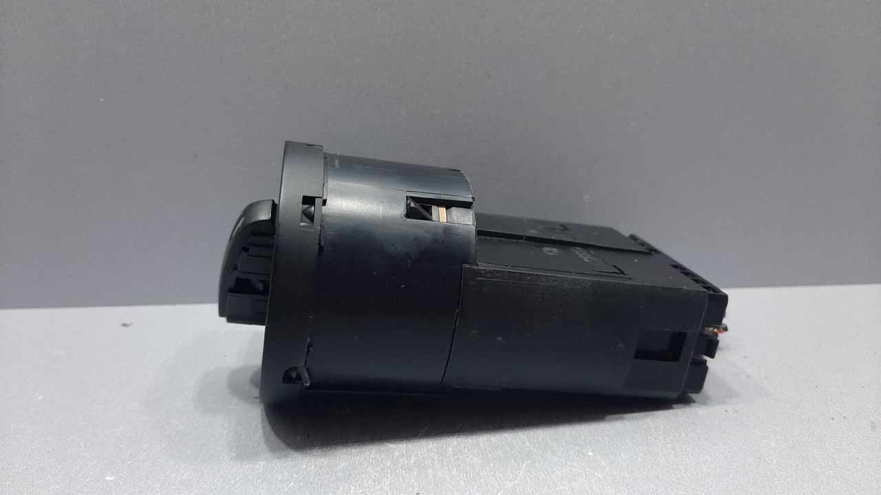 PREKIDACI SVJETLA VW POLO > 09-14 6R0941531B