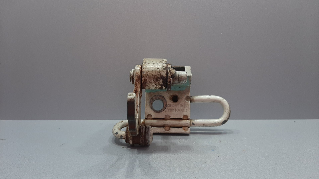 DIJELOVI BAGLAMA VW T5 > 03-09 7H0831411A