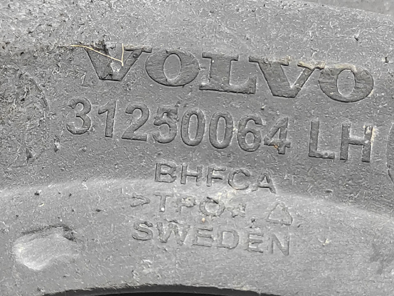 POKLOPAC NA BLATOBRANU VOLVO S60 > 05-10 31250064
