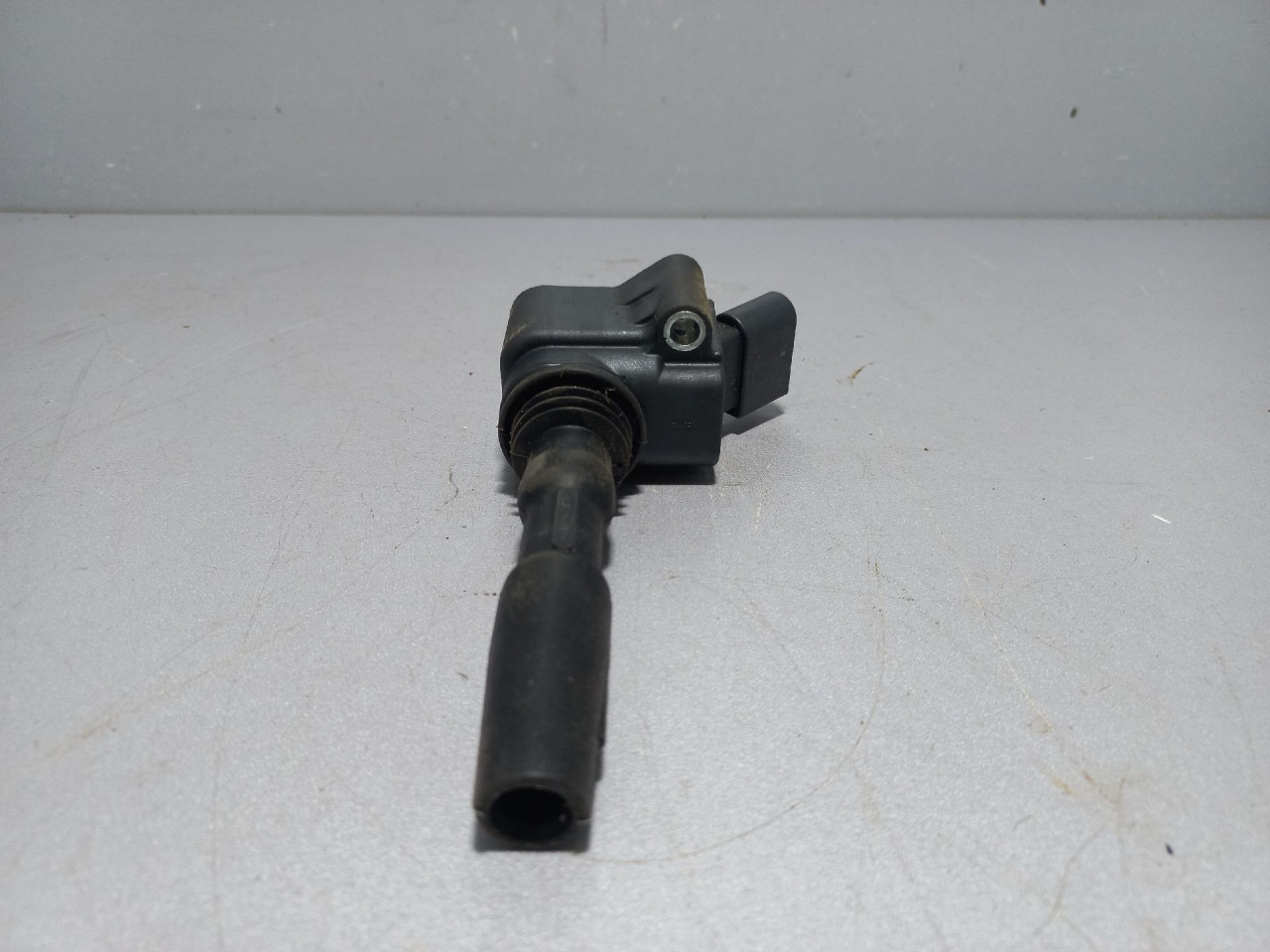 DIJELOVI BOMBINA VW GOLF 7 > 12-16 04E905110E