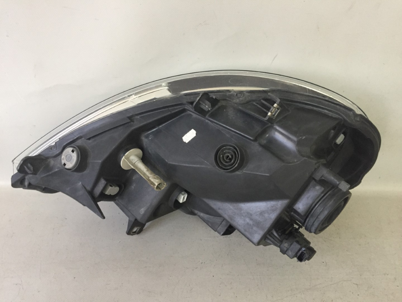 DIJELOVI FAR RENAULT TRAFIC > 07-14 8200701354