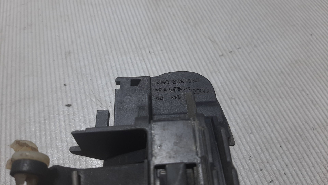 DIJELOVI RUCKA VRATA AUDI A3 > 08-12 4B0839885