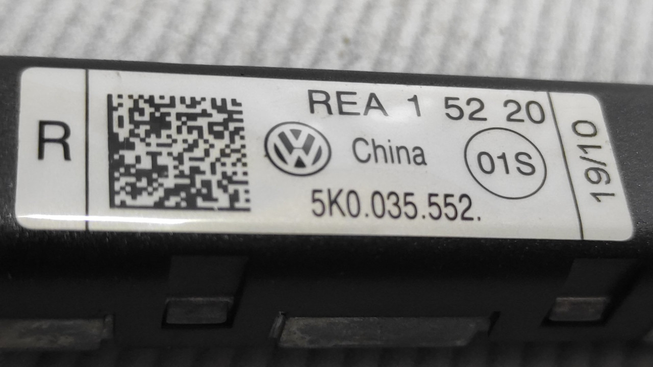 DIJELOVI ANTENA VW GOLF 6 > 08-12 5K0035552