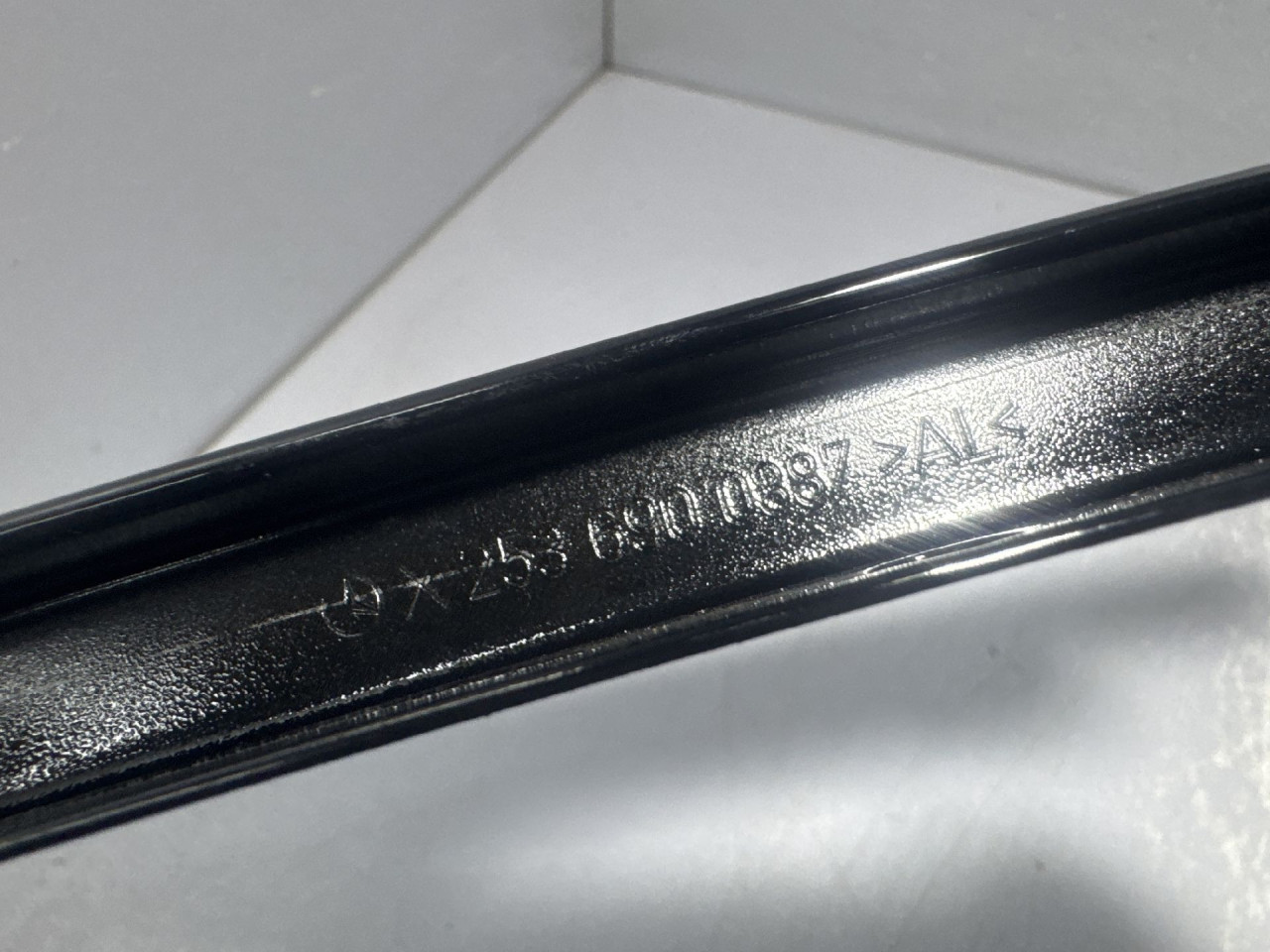 LAJSNA MERCEDES GLC (X253) > 16- X2536900387