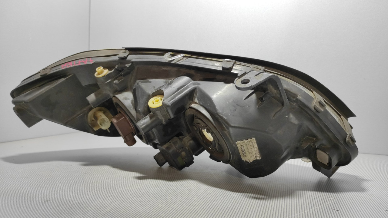 DIJELOVI FAR OPEL ZAFIRA > 99-05 90582021