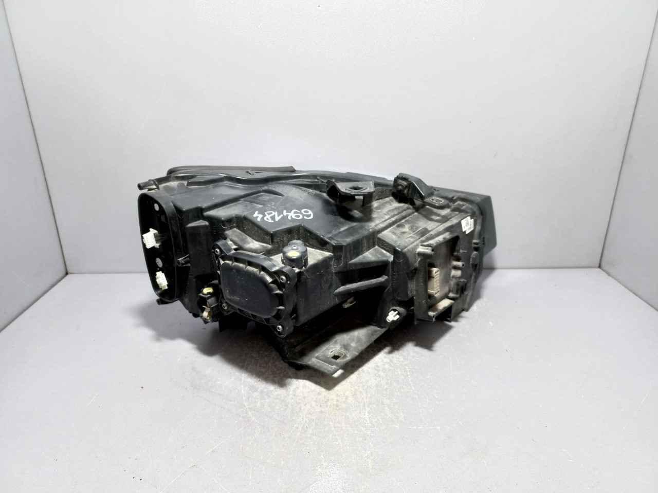 DIJELOVI FAR AUDI Q2 > 16-20 81A941033B
