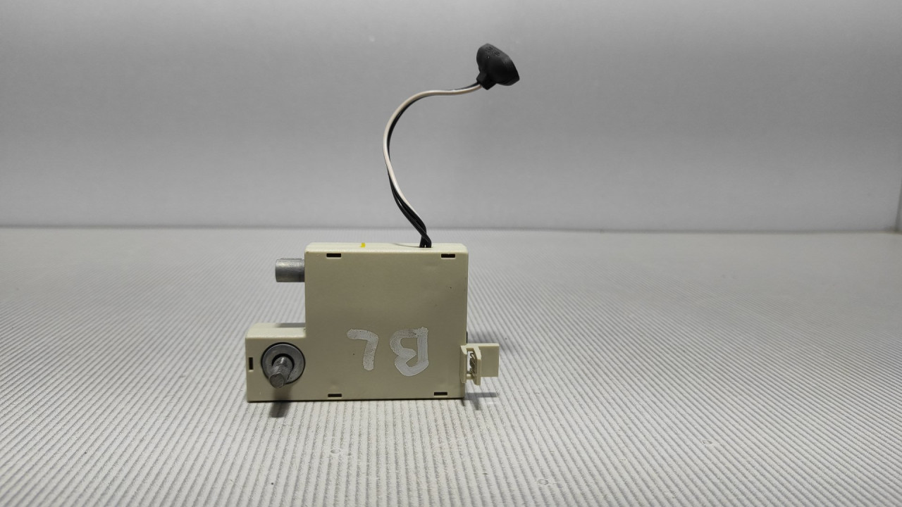 ANTENA LAND ROVER DISCOVERY > 04-09 XUC000072A