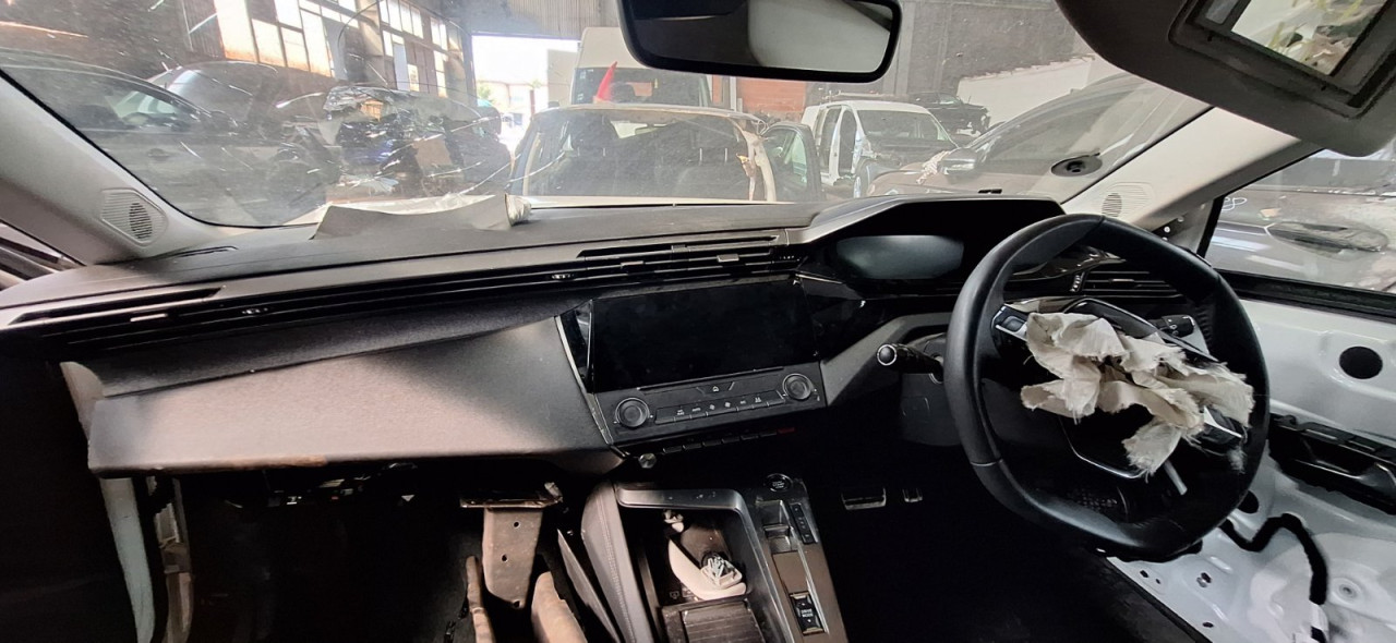 DIJELOVI PEUGEOT 308 > 21- 1.5 Dizel YH01 YHZ DV5RC MOTOR