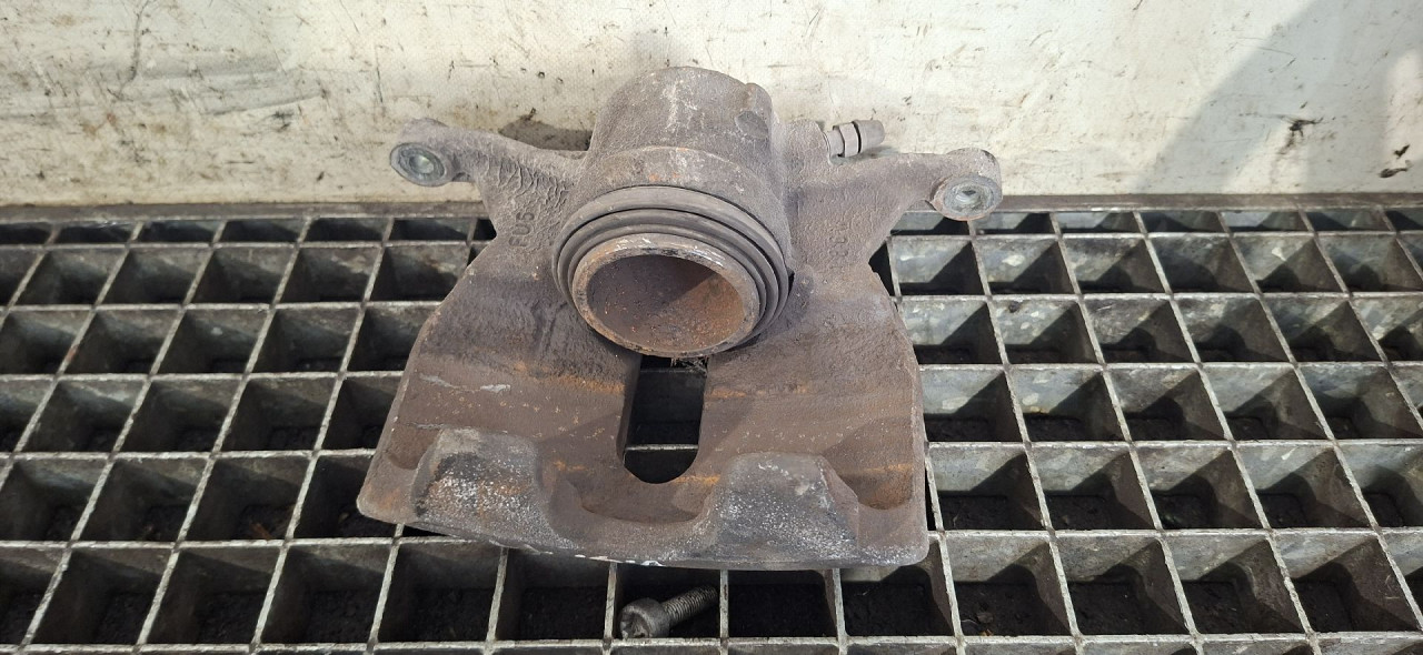 DIJELOVI KOCIONA KLJESTA VW PASSAT B8 > 14-19 2.0 8V0615124D