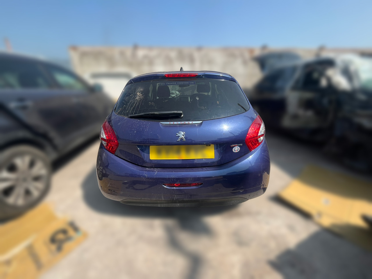 PEUGEOT 208 1.2 2014 GODINA  MOTOR HM01 HMX DIJELOVI