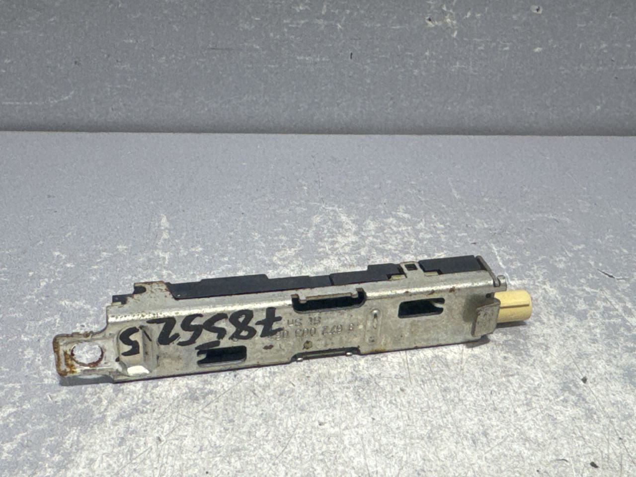 DIJELOVI ANTENA VW GOLF 6 > 08-12 5K0035552A