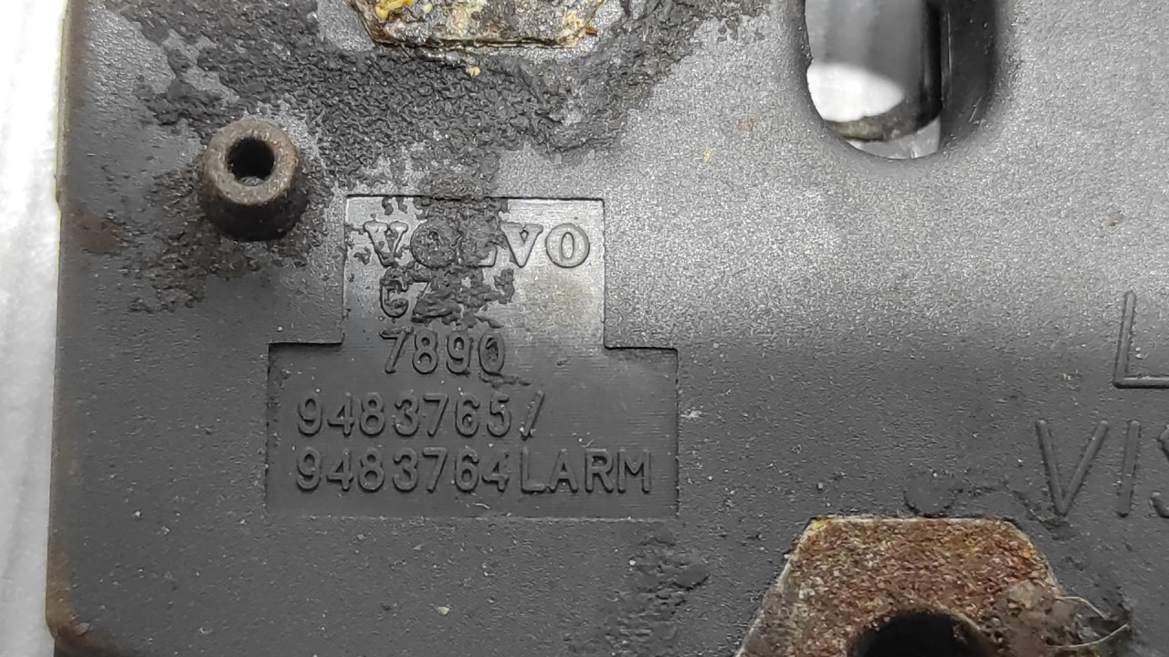 DIJELOVI BRAVA HAUBE VOLVO S70/V70 > 00-04 9483765