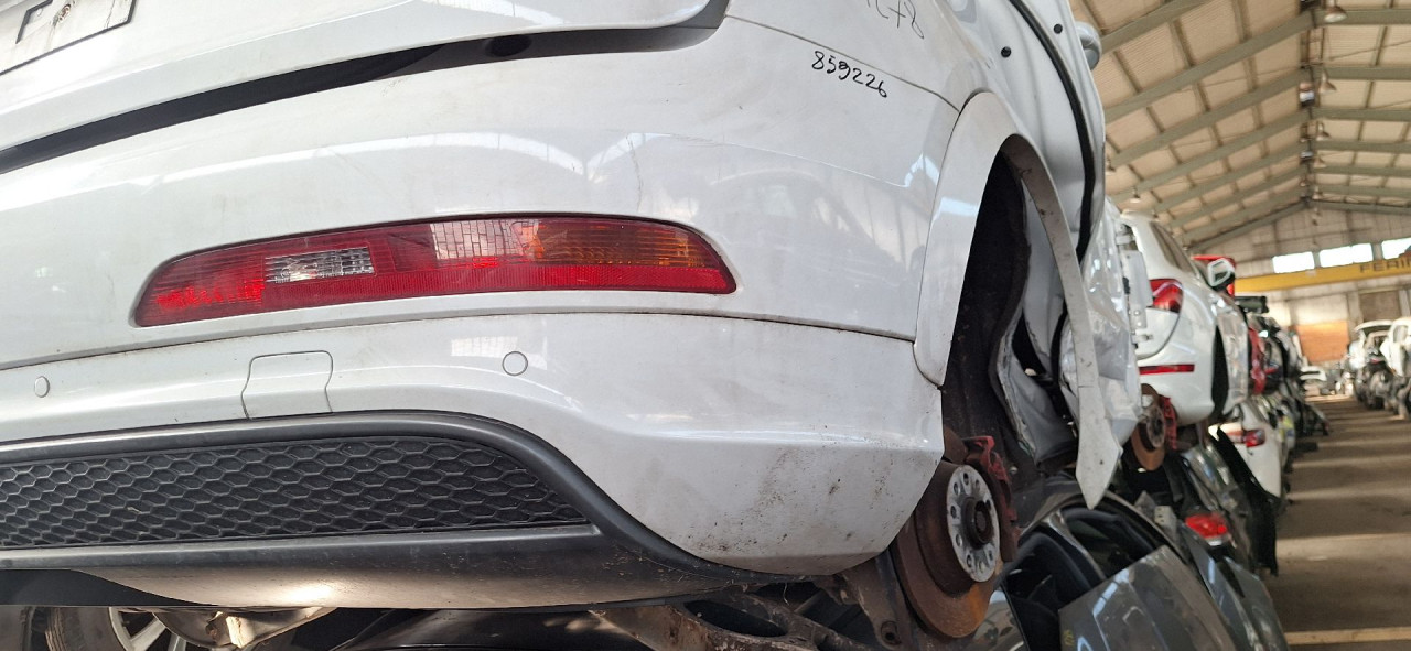 DIJELOVI BRANIK AUDI Q3 > 11-15 8U0807067BGRU