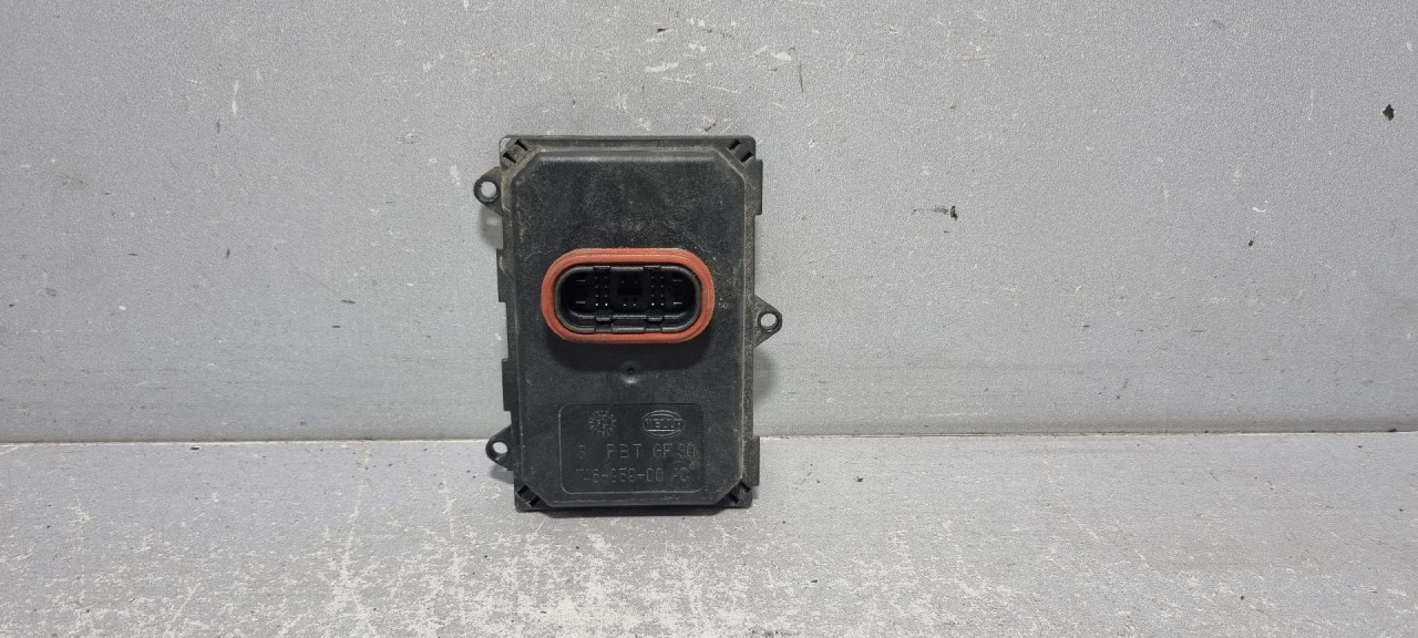 DIJELOVI BALAST FARA VW TOUAREG > 14-18 8U0941329