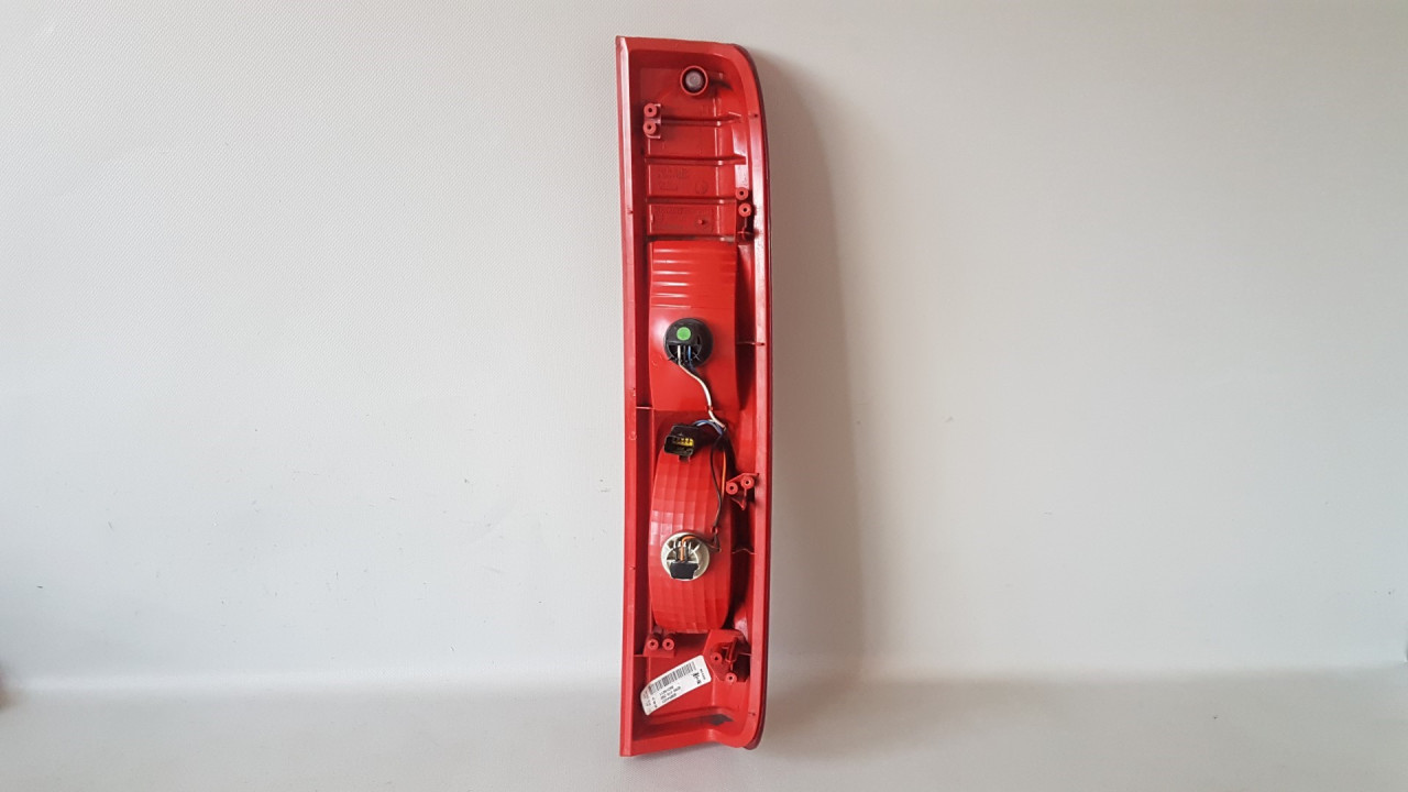 STOP SVJETLO RENAULT TRAFIC > 07-14 8200415250