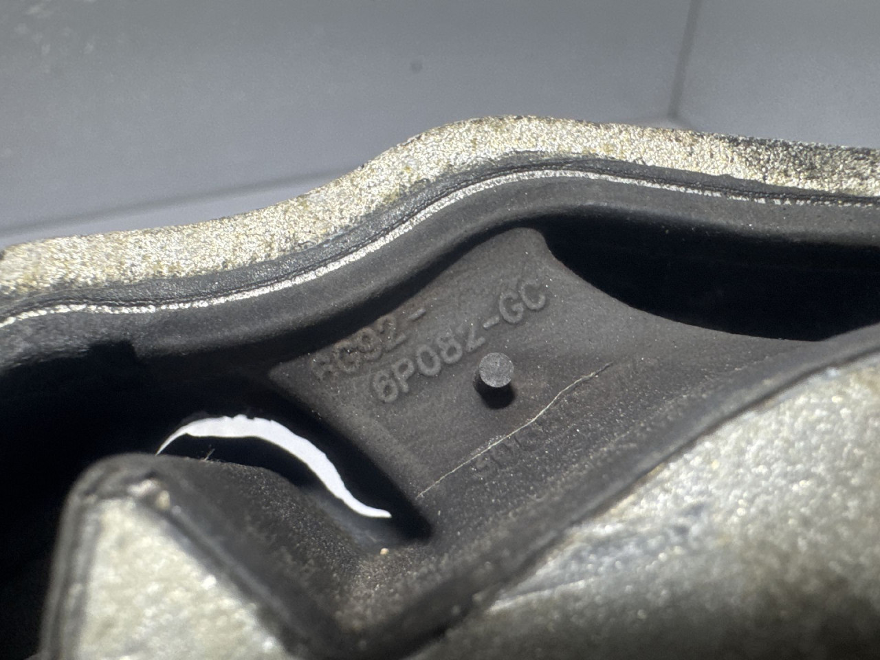 DIJELOVI NOSAC MOTORA LAND ROVER EVOQUE > 15-18 2.0 6G926P082GC