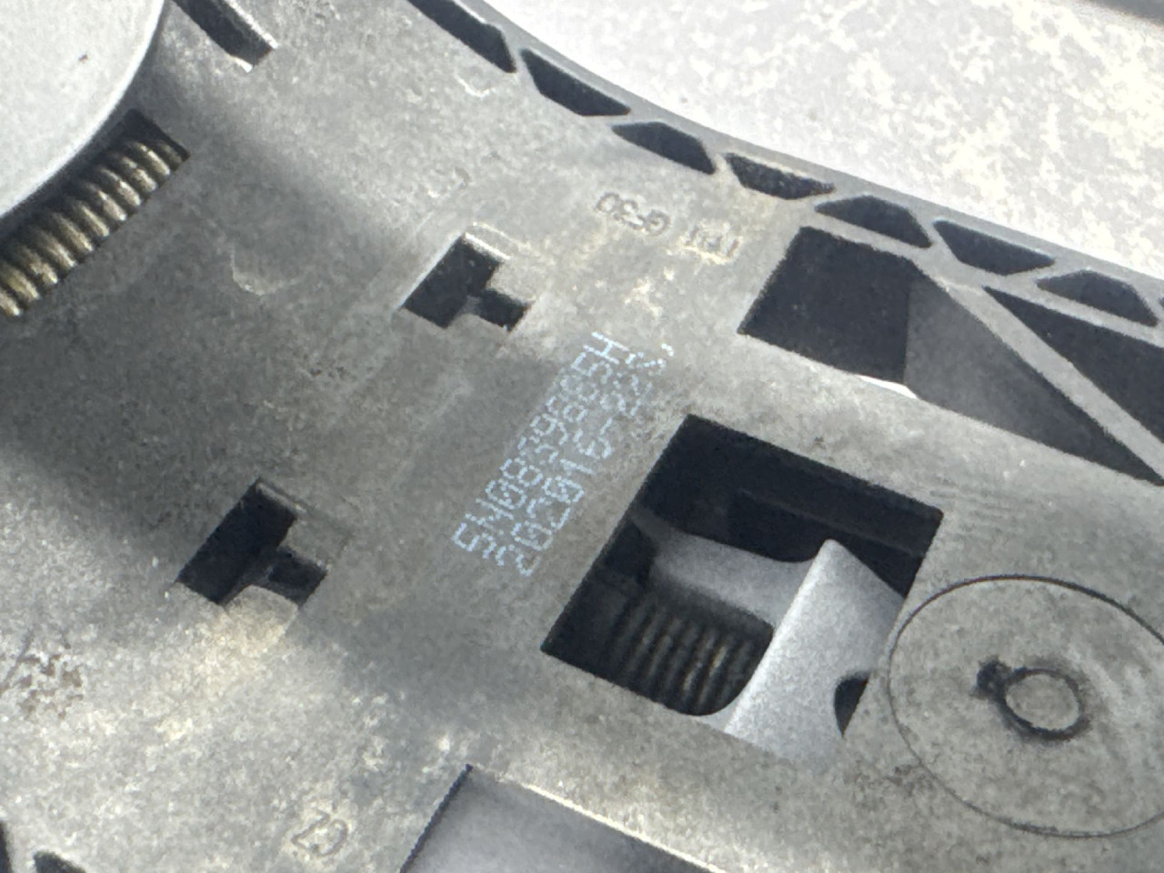 DIJELOVI RUCKA VRATA VW GOLF 7 > 12-16 5N0839885H