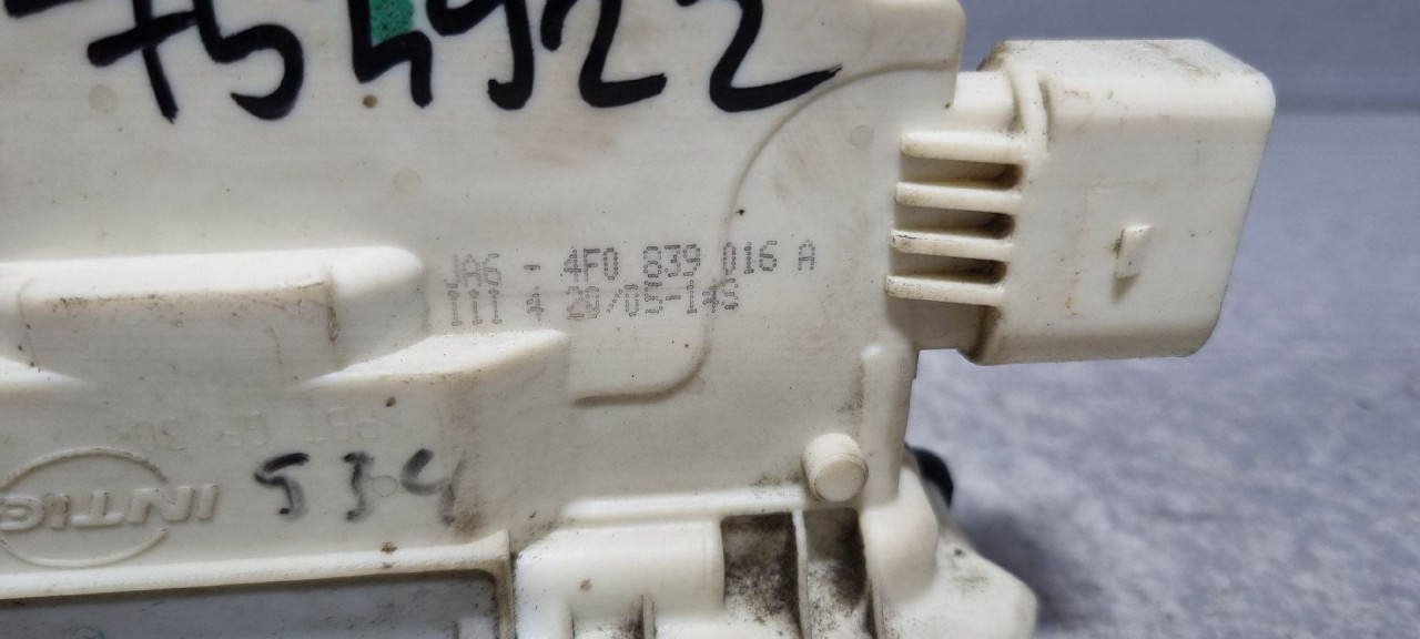 DIJELOVI BRAVA VRATA AUDI A6 > 04-08 4F0839016A