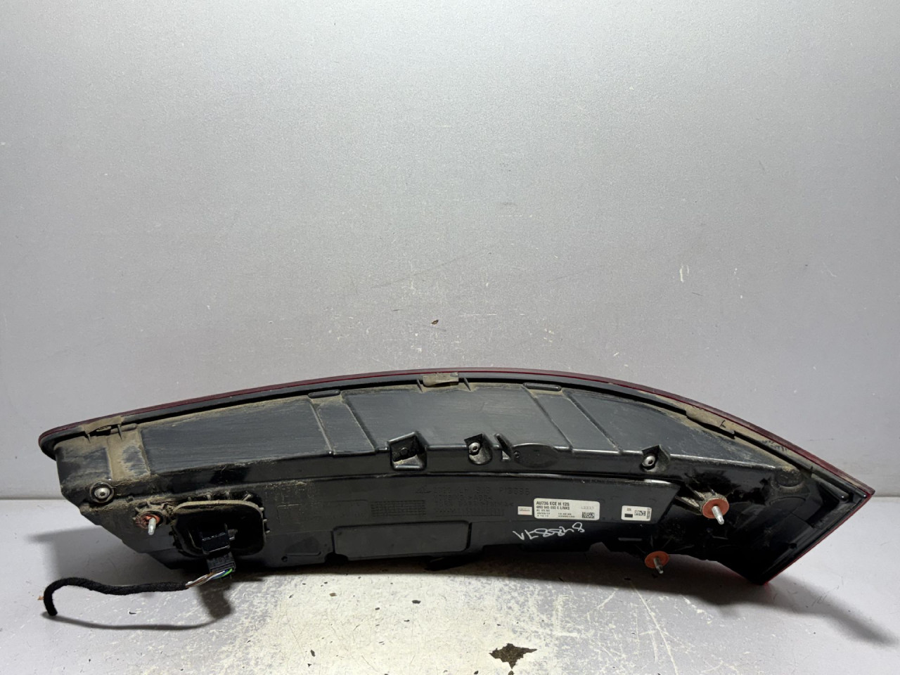 DIJELOVI STOP SVJETLO AUDI Q7 (4M) > 15-19 4M0945093E