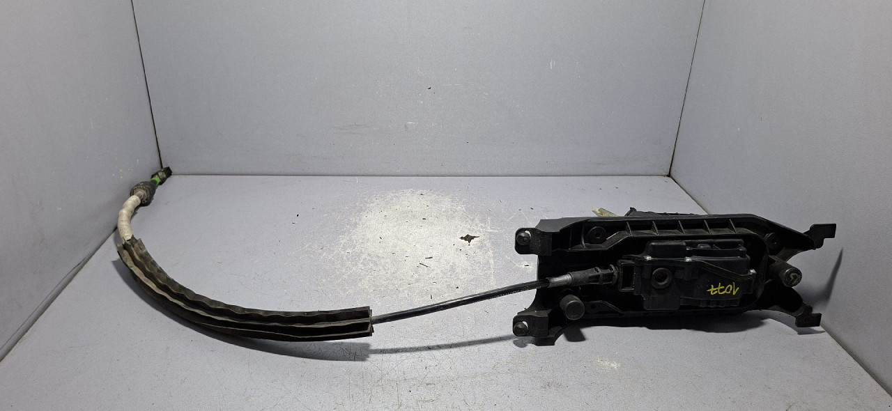 DIJELOVI SALTEBLA SKODA OCTAVIA > 13-16 5Q2713025S