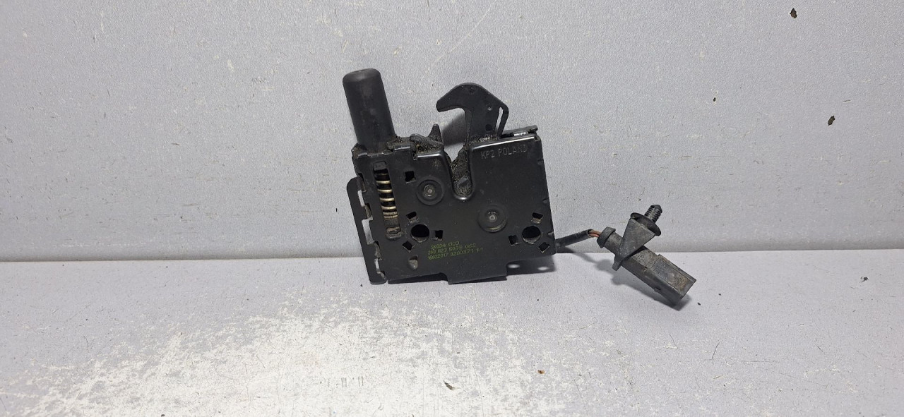 DIJELOVI BRAVA HAUBE SKODA SUPERB > 15-19 3V0823509B