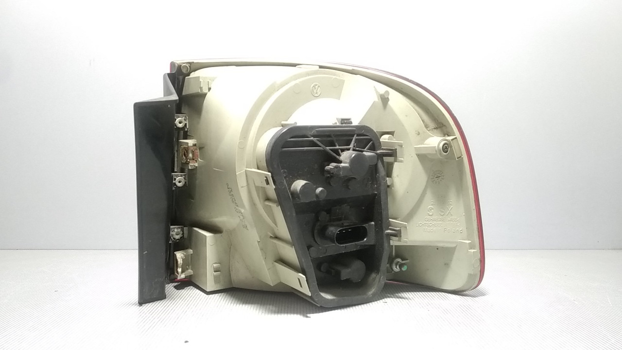 STOP SVJETLO VW TOUAREG > 02-06 7L6945095K