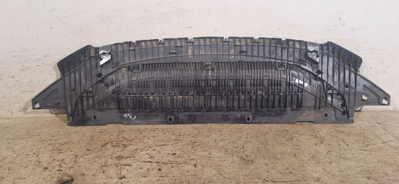 PLASTIKA BRANIKA AUDI A6 4G > 14-18 4G0890432F