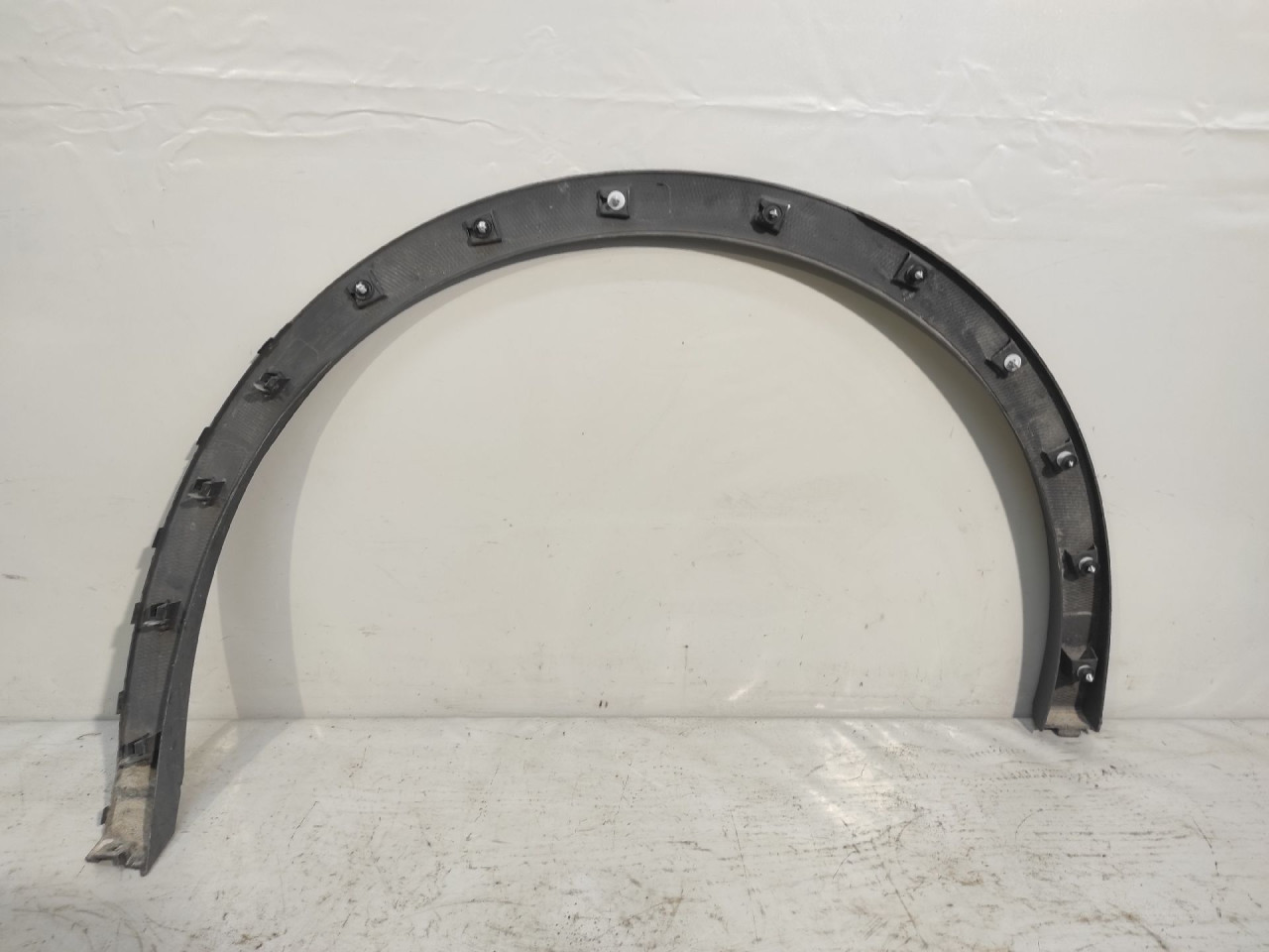 DIJELOVI RUB BLATOBRANA VW ID.4 > 20- 11A853817
