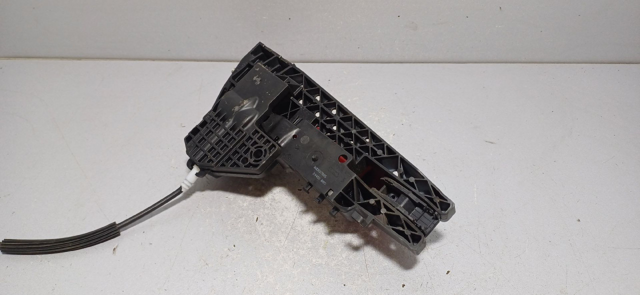 DIJELOVI RUCKA VRATA AUDI Q3 > 11-15 8U0837885