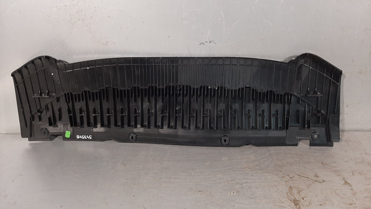 PLASTIKA BRANIKA AUDI A4 (B8) > 07-11 8K0807233