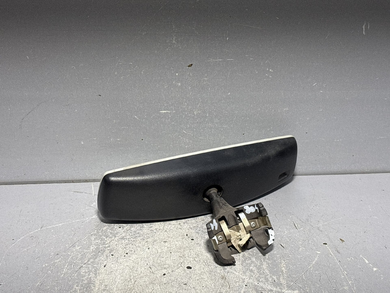 DIJELOVI UNUTRASNJI RETROVIZOR VW TIGUAN > 07-11 E11026141