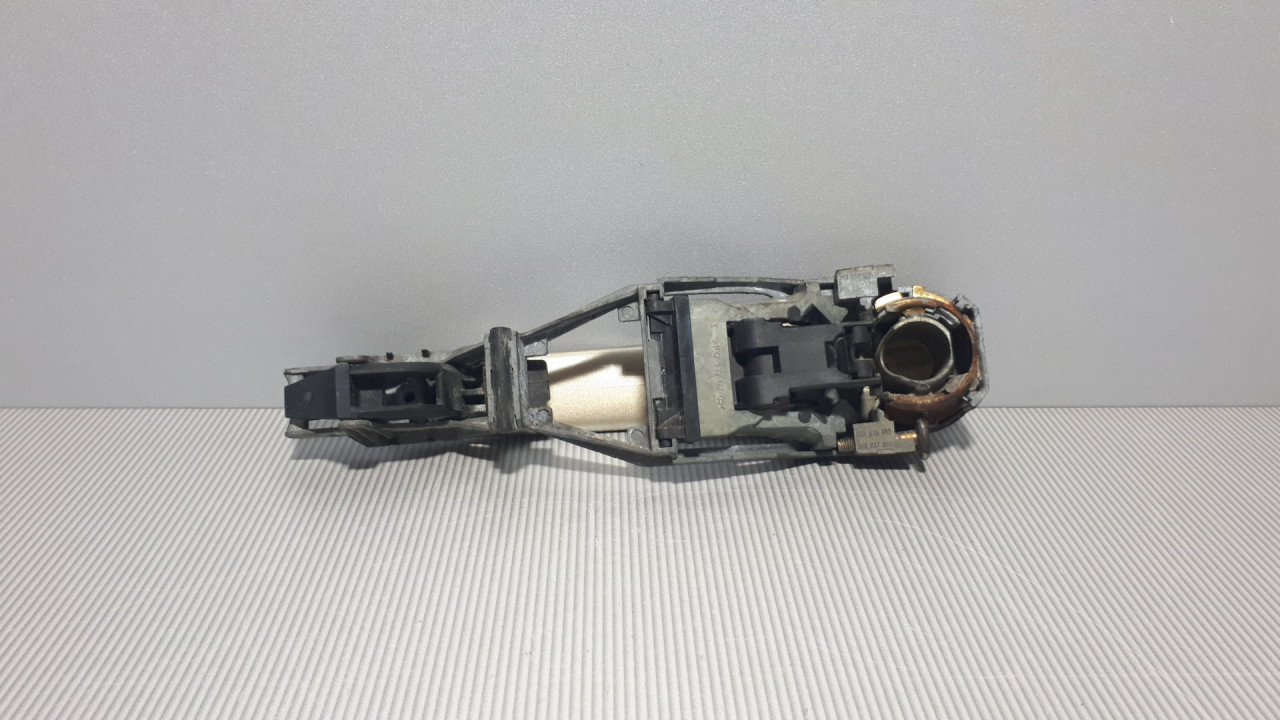 RUCKA VRATA VW PASSAT B5 > 00-05 3B0837885