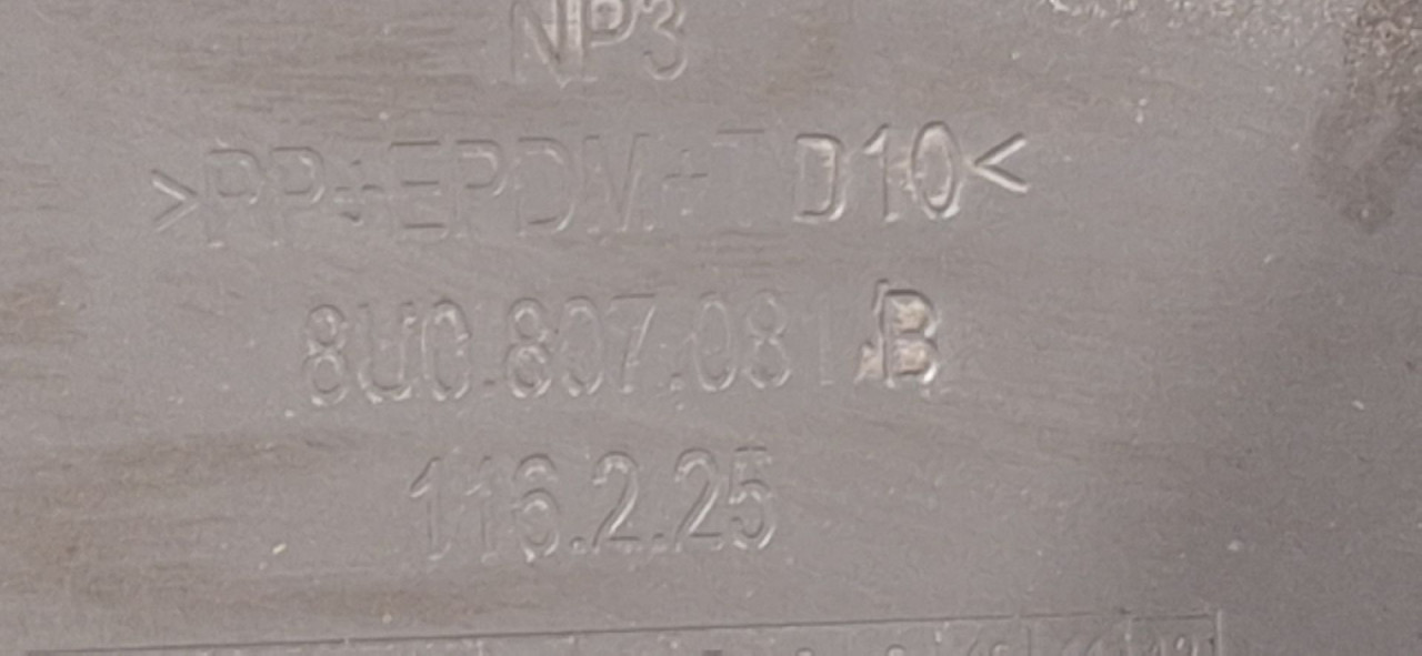 DIJELOVI PLASTIKA AUDI Q3 > 11-15 8U0807081B