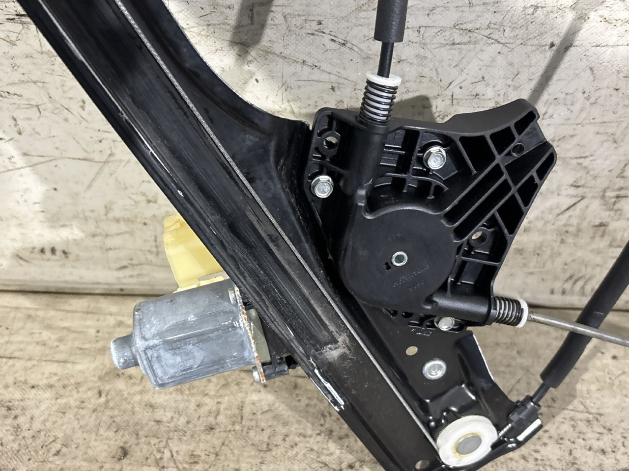 DIJELOVI MOTORIC PODIZACA STAKLA FORD S-MAX > 15-23