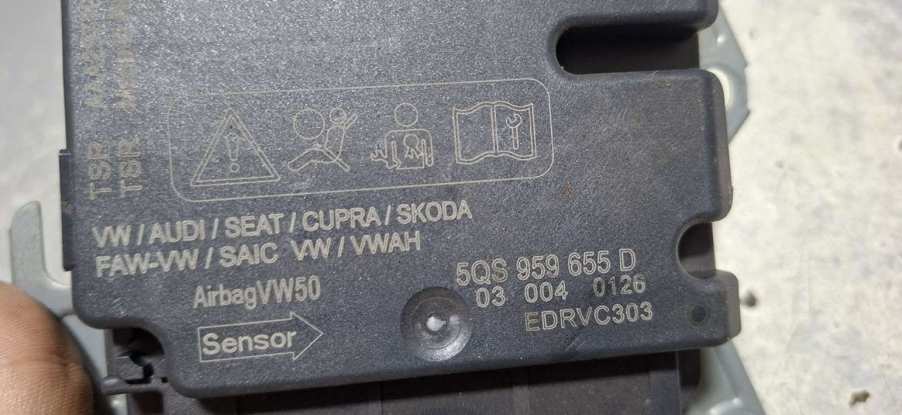 DIJELOVI ELEKTRONIKA AIRBAGA SKODA KODIAQ > 21- 2.0 5QS959655D