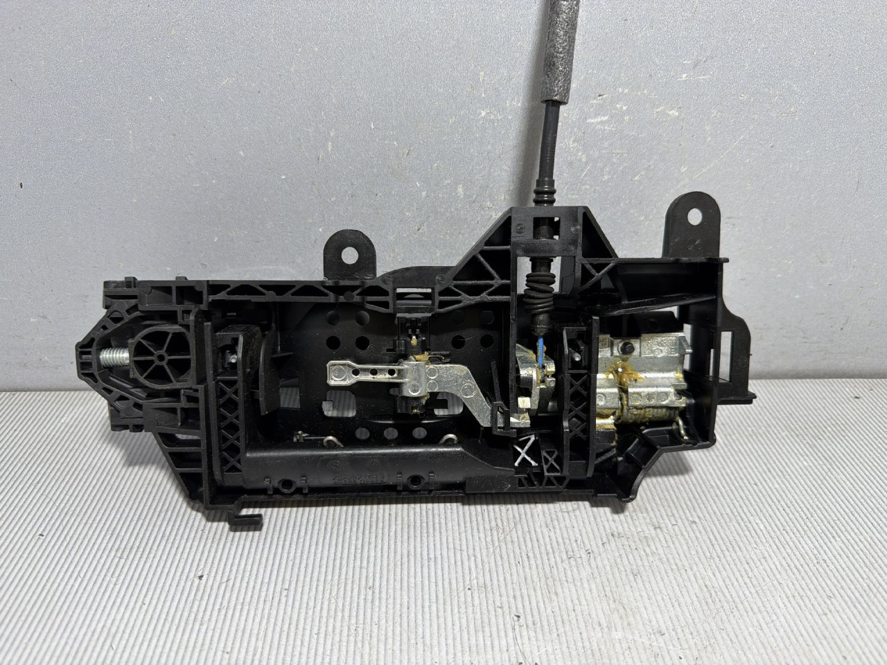 DIJELOVI RUCKA VRATA AUDI A4 (B9) > 19- 2.0 8W02837812A