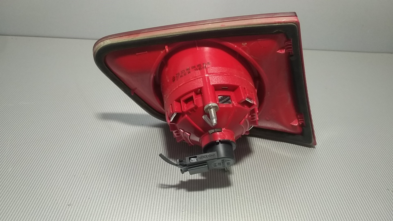 STOP SVJETLO VW PASSAT B6 > 05-10 3C9945094
