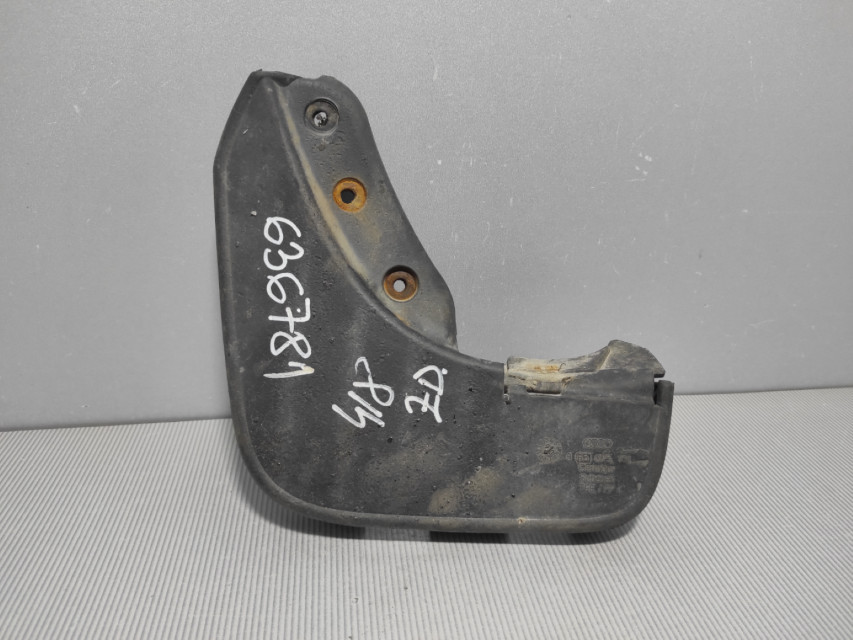 DIJELOVI POKLOPAC NA BLATOBRANU AUDI A3 > 03-08 1.9 8P5075101
