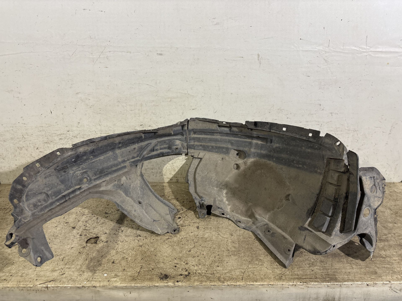 UNUTRASNJI BLATOBRAN NISSAN X-TRAIL > 14-17 641204CB0B