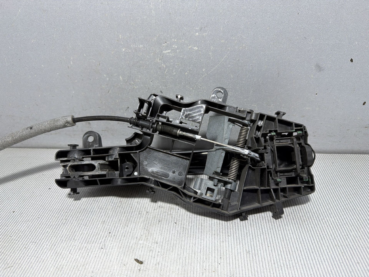 DIJELOVI RUCKA VRATA VW SPORTSVAN 14- 1.6 510837811D