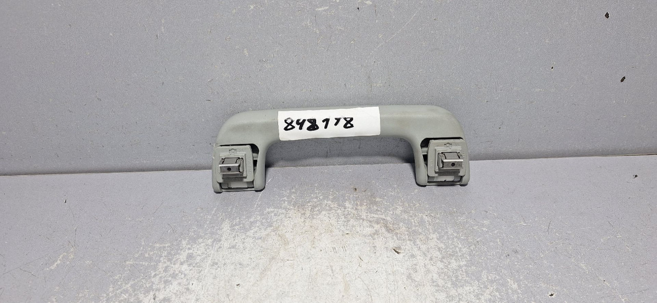 DIJELOVI KROVNA RUCKA AUDI A4 (B9) > 15-18 8R0857607H
