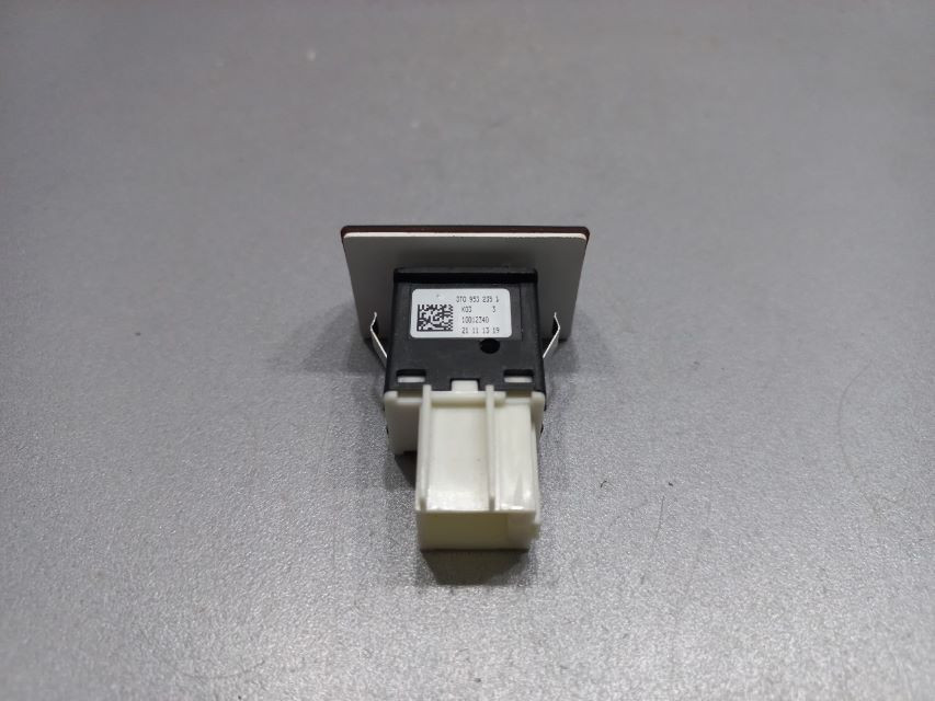 DIJELOVI PREKIDAC SKODA SUPERB > 08-13 3T0953235D