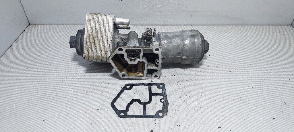 KUCISTE FILTERA ULJA VW PASSAT B6 > 05-10 04511389K
