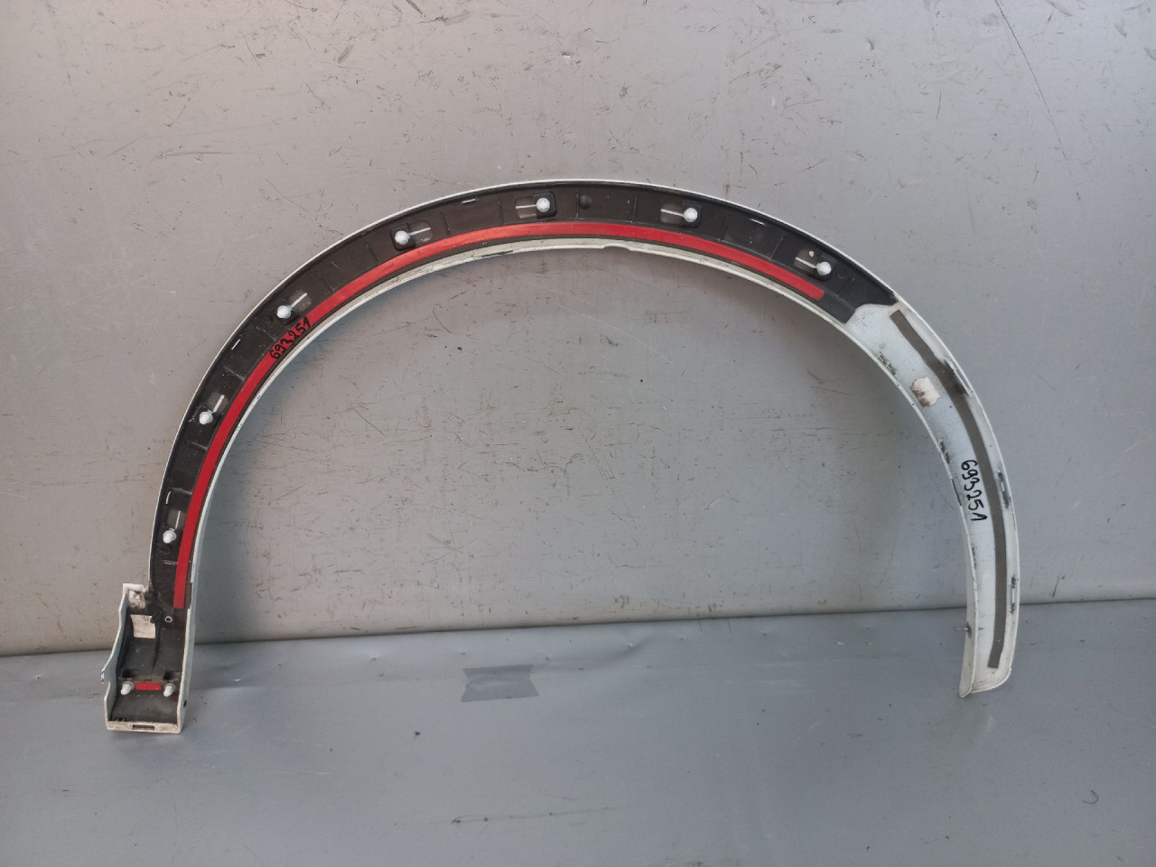 DIJELOVI RUB BLATOBRANA AUDI Q3 > 11-15 8U0853717A